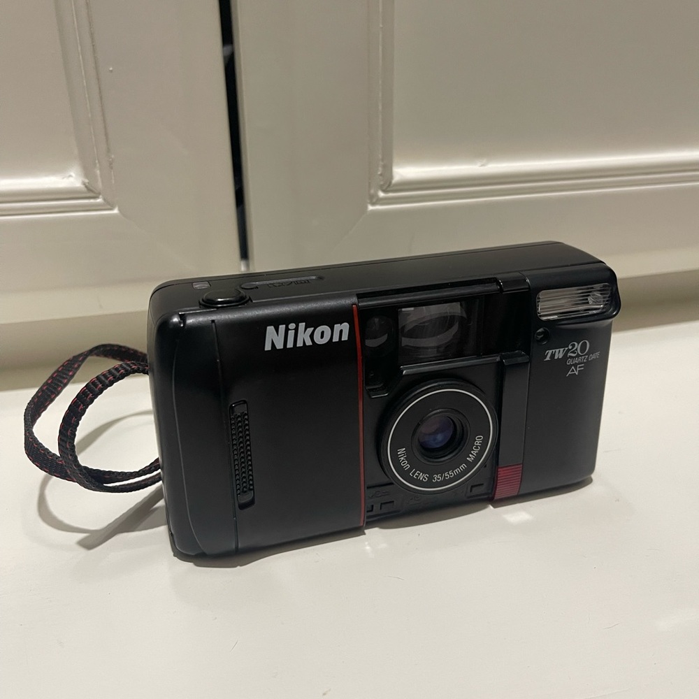 Nikon TW 20 Camera